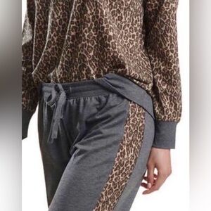 Splendid pajamas leopard print 2 piece lounge set